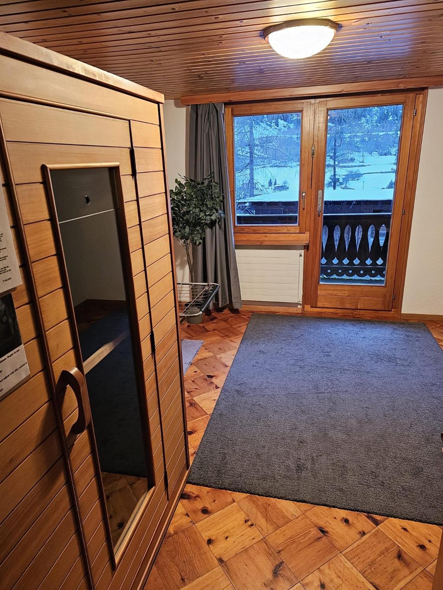 Apartment 5 Zimmer-wohnung Mit Garage Und Sauna Sankt Niklaus